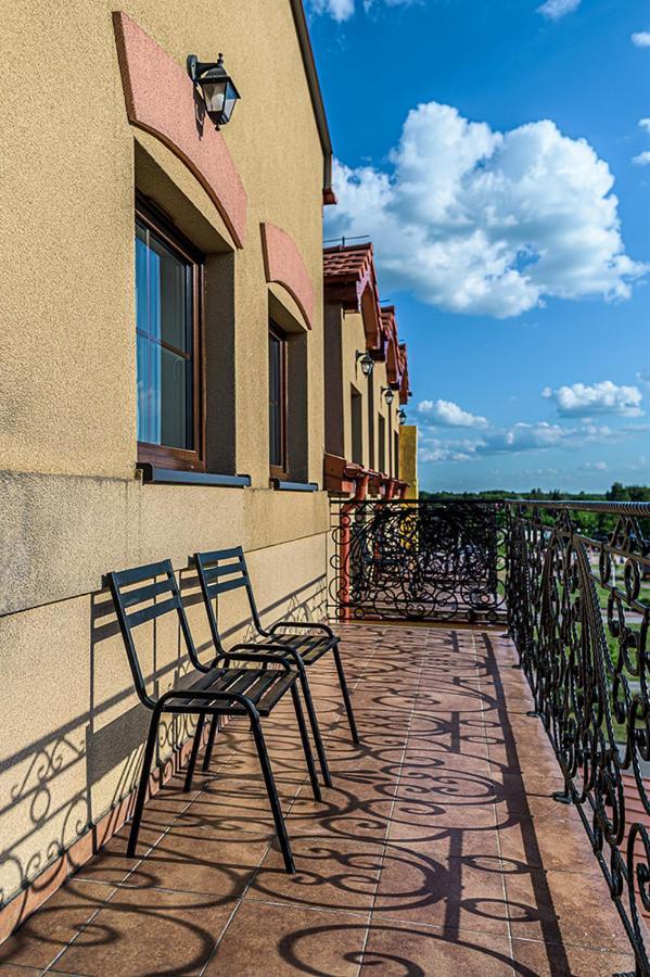 Hotel Stara Gorzelnia Licheń Eksteriør billede